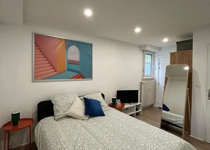 Chaleureux Orangerie A Lägenhet *